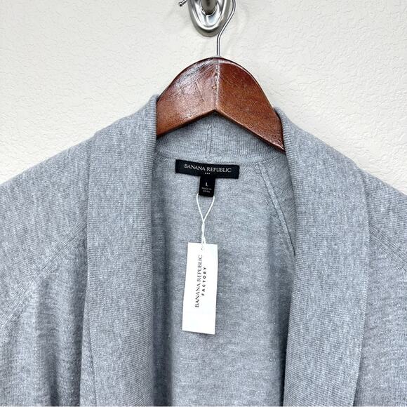 NEW Banana Republic Women’s Heather Gray Pointelle Cardigan Sweater Size L - Picture 4 of 13